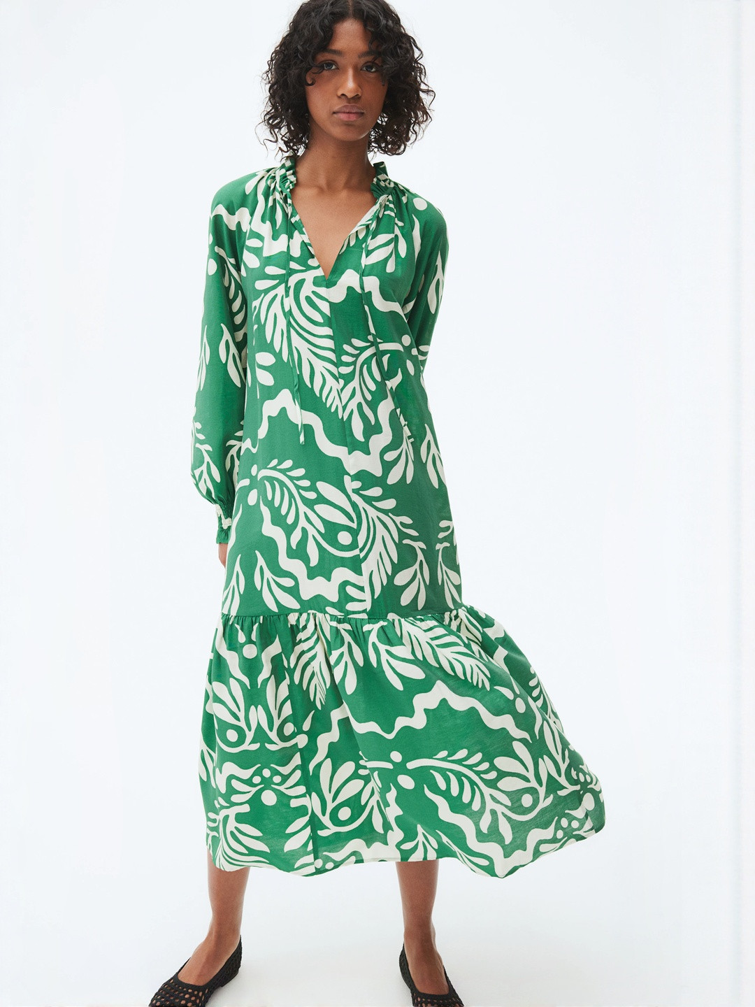 H&M Mandarin Collar Puff Sleeves Fit and Flare Dress