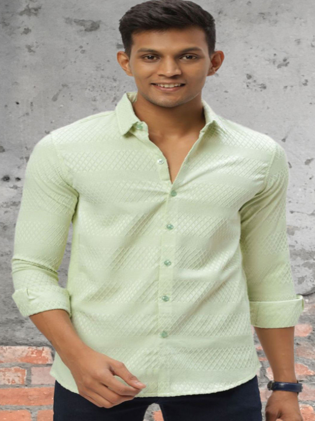 clinch fashion Men Standard Fit Textured Spread Collar Cotton Casual Shirt