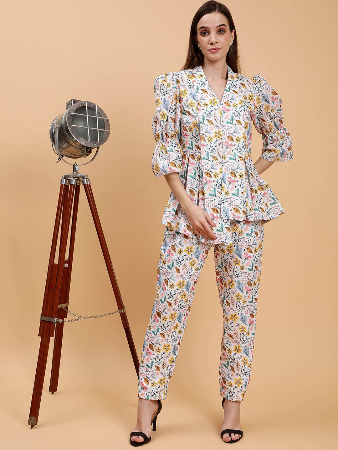Pearls and Pastels Floral Printed Linen Top With Trouser