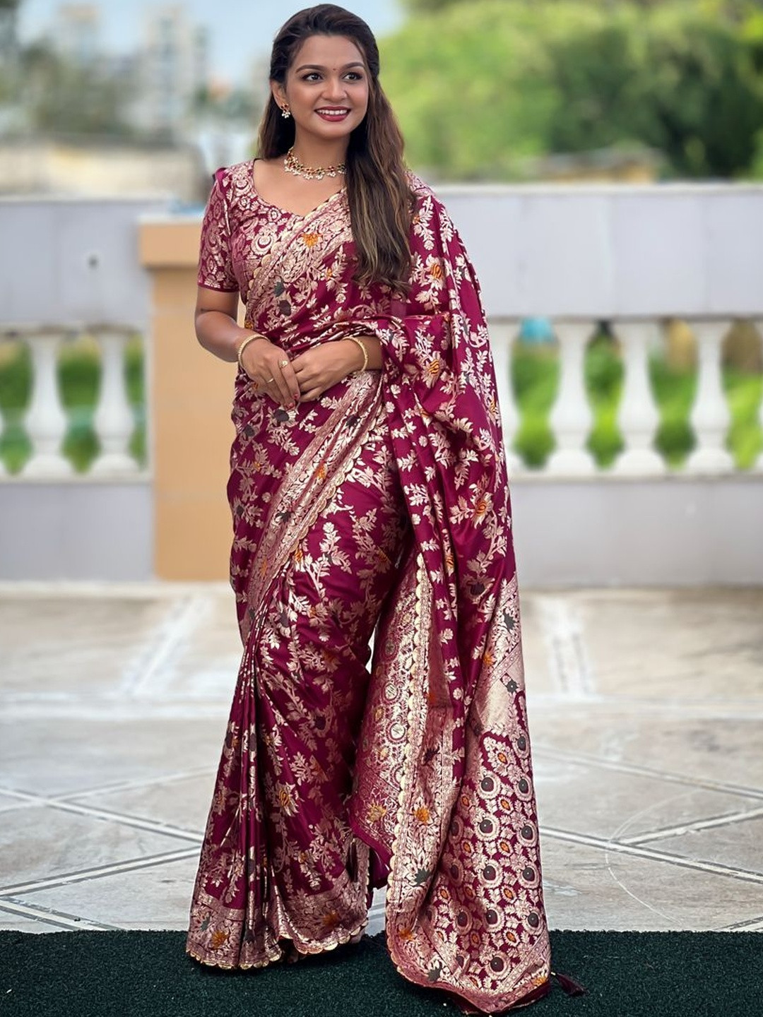 High Five Tex Floral Zari Art Silk Heavy Work Banarasi Saree