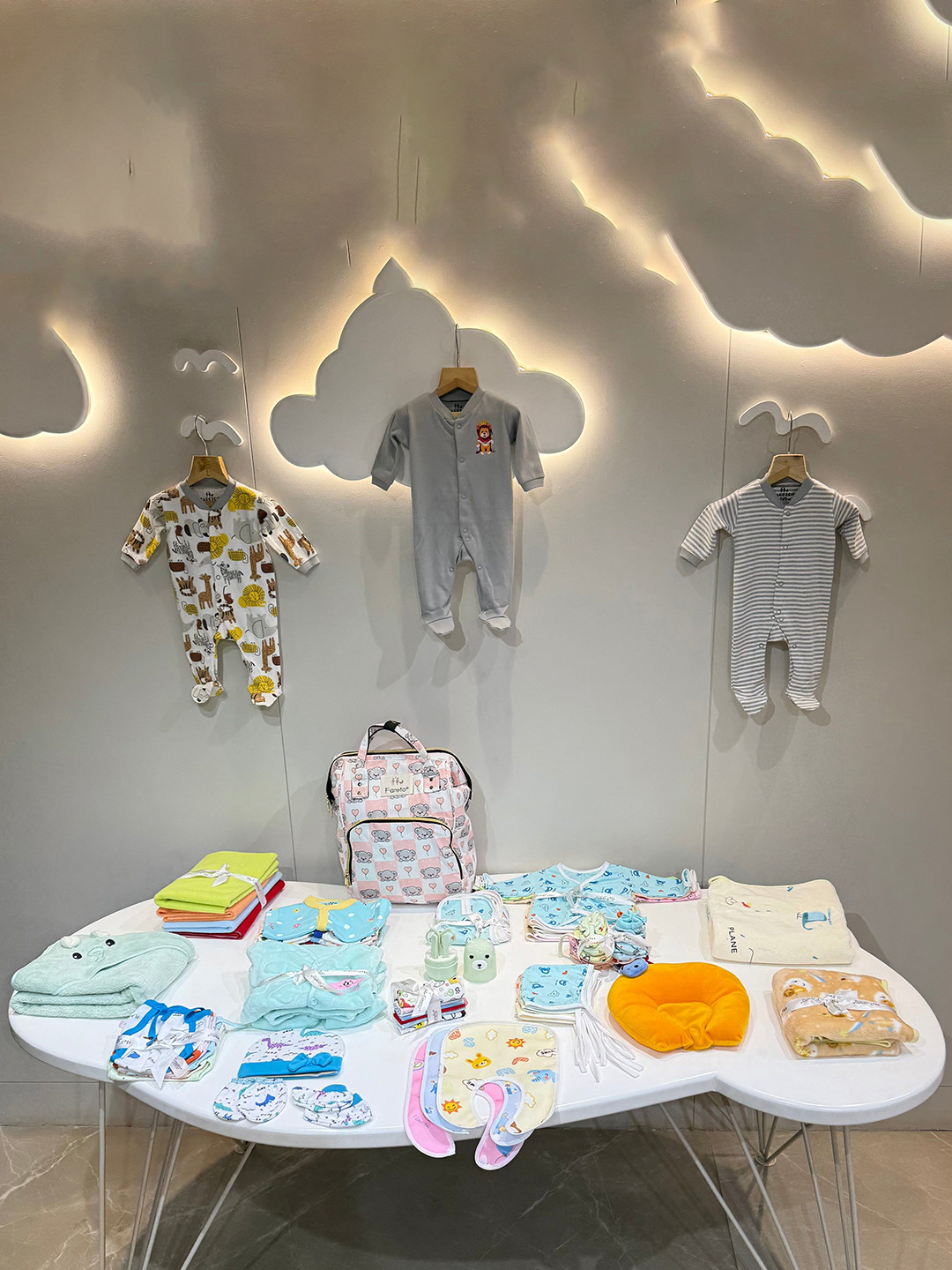 Fareto Kids Set of 81 Baby Apparel Gift Set