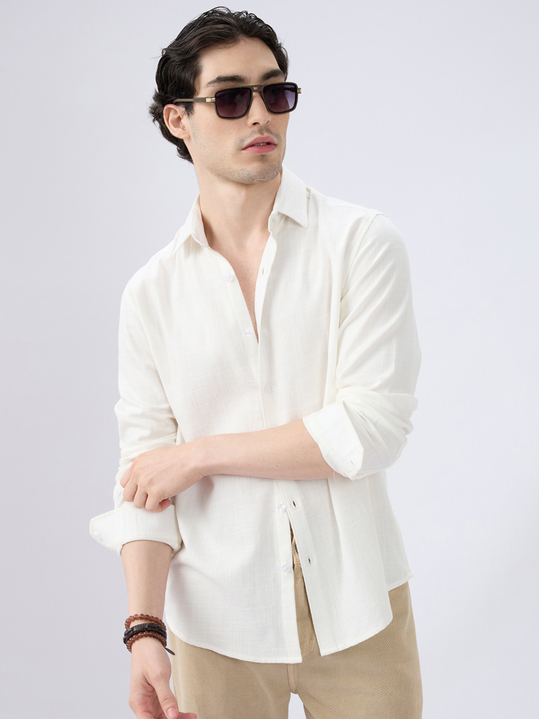 VASTRADO Men Classic Slim Fit Textured Cutaway Collar Cotton Casual Shirt