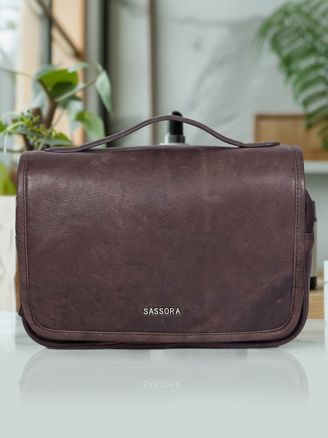 Sassora Unisex Leather Flap Eco Friendly Travel Toiletry Pouch