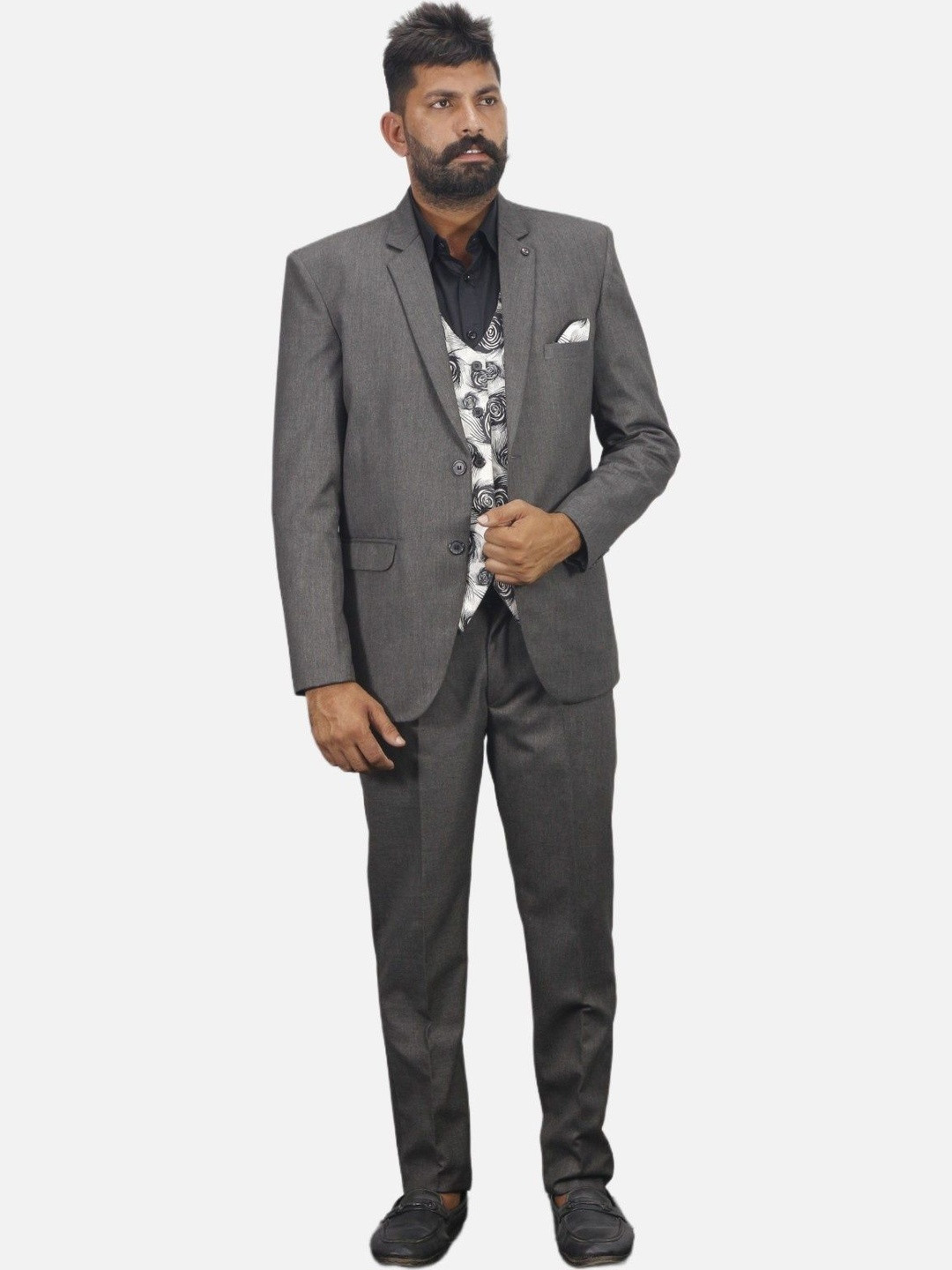 GARGIAN Master Cut Men Regular Fit 3 Piece Suit with Pocket Square