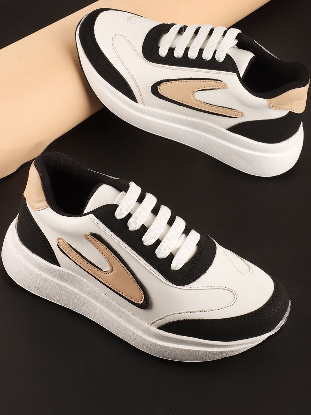 FEET RUNNER Women White & Black Colourblocked Round Toe Lace Up Suede Sneakers