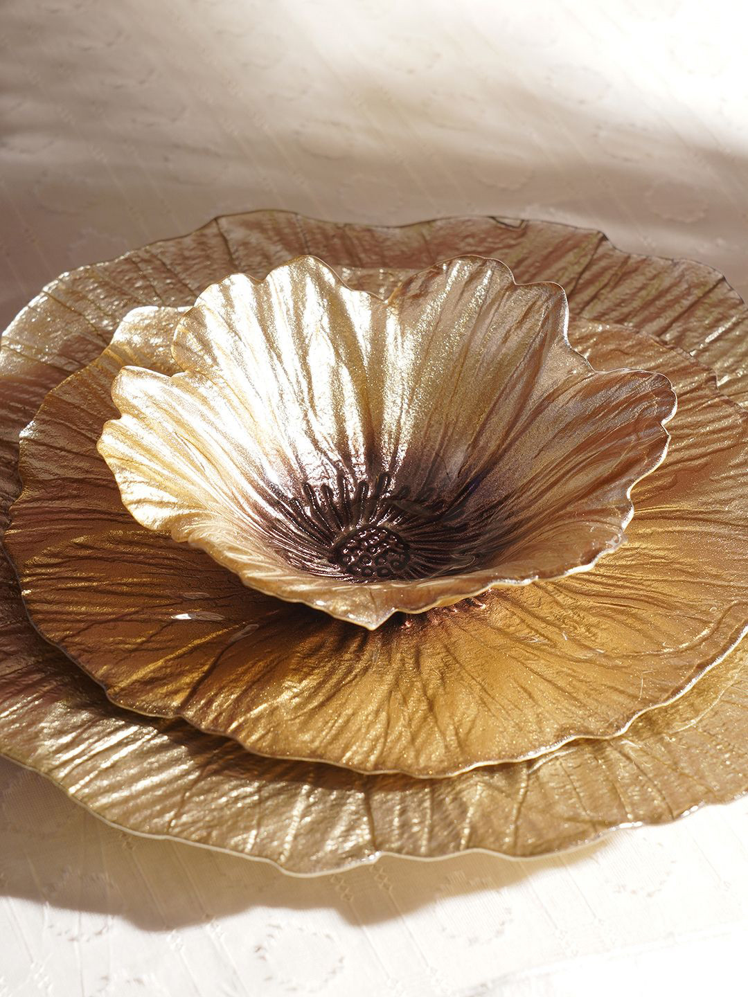 Pure Home and Living Gold Toned & Brown 2 Pieces Flower Shaped Glass Serving Bowl