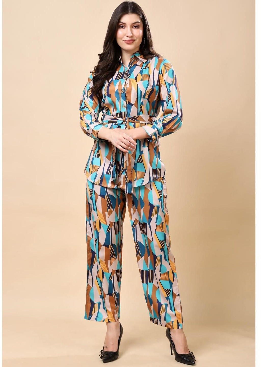 girlsify Women Viscose Rayon Printed Night suit