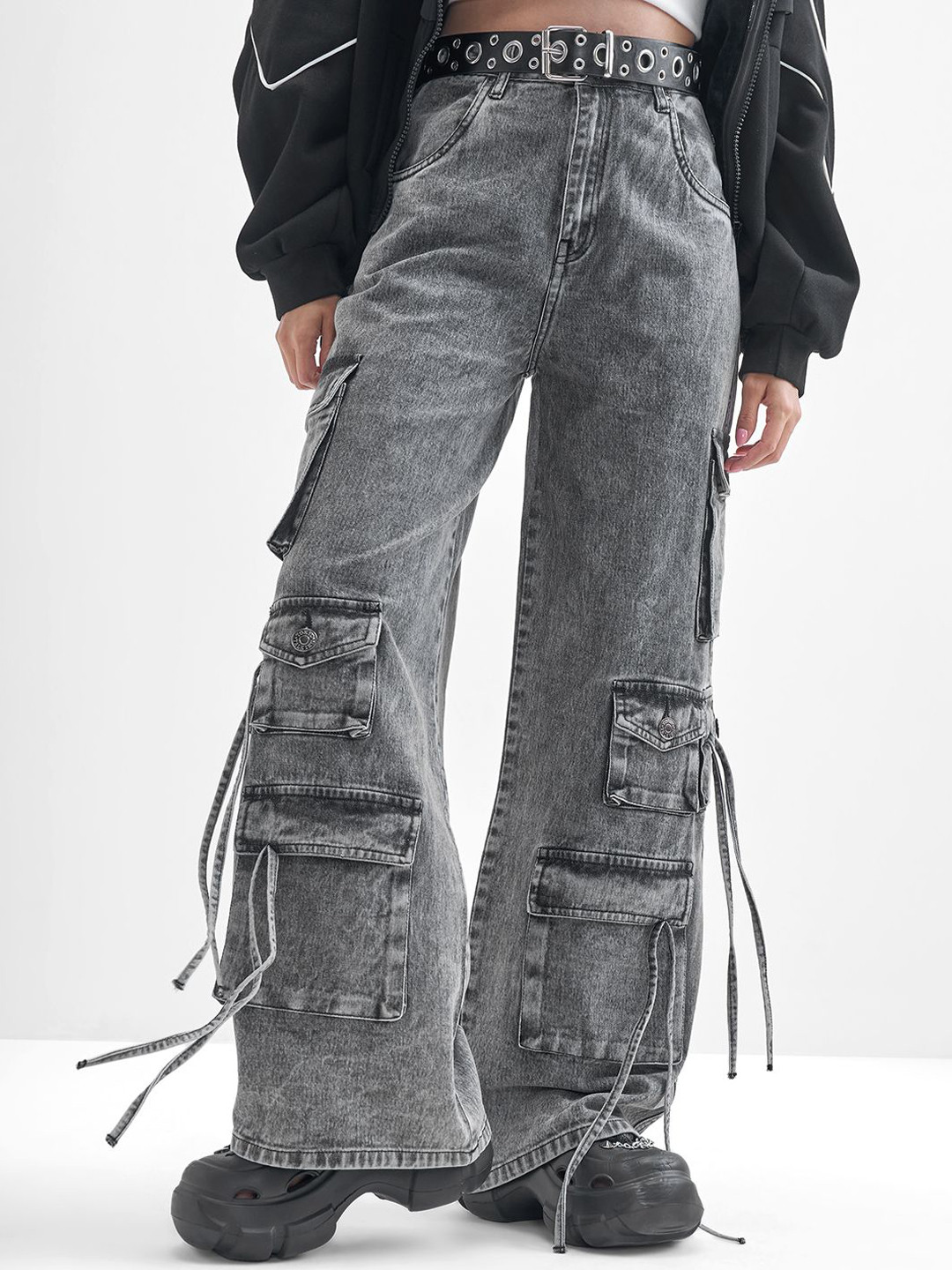 Street By Tokyo Talkies Women High-Rise Light Fade Stretchable Cargo Style Jeans