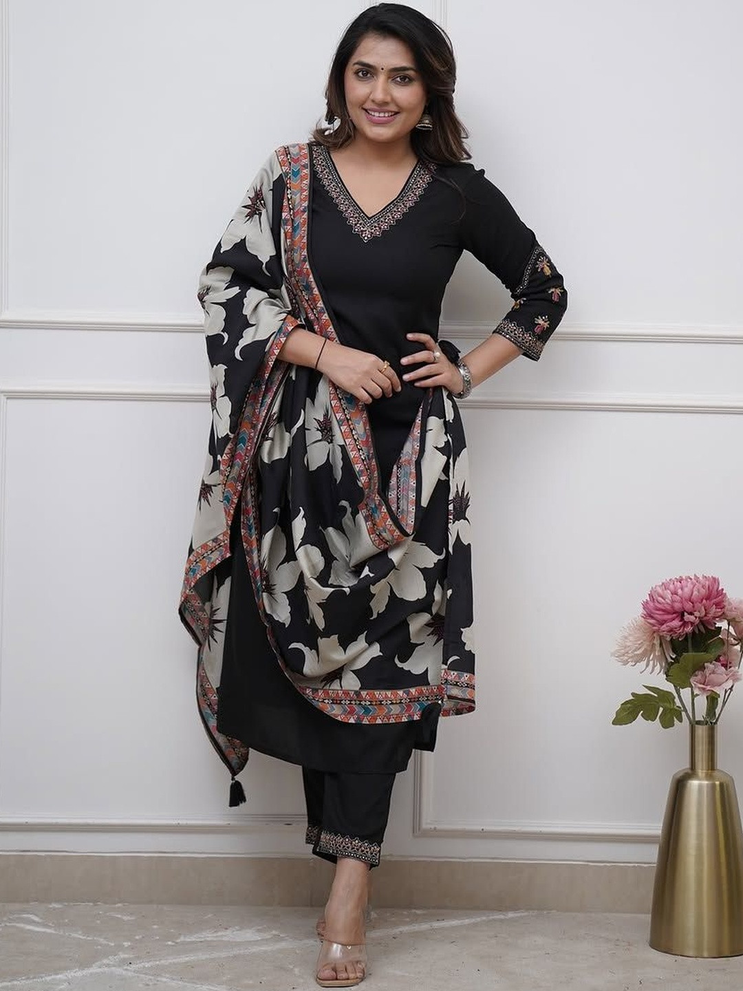 ATOXIC Women Yoke Design Round Neck Kurta & Trousers With Dupatta