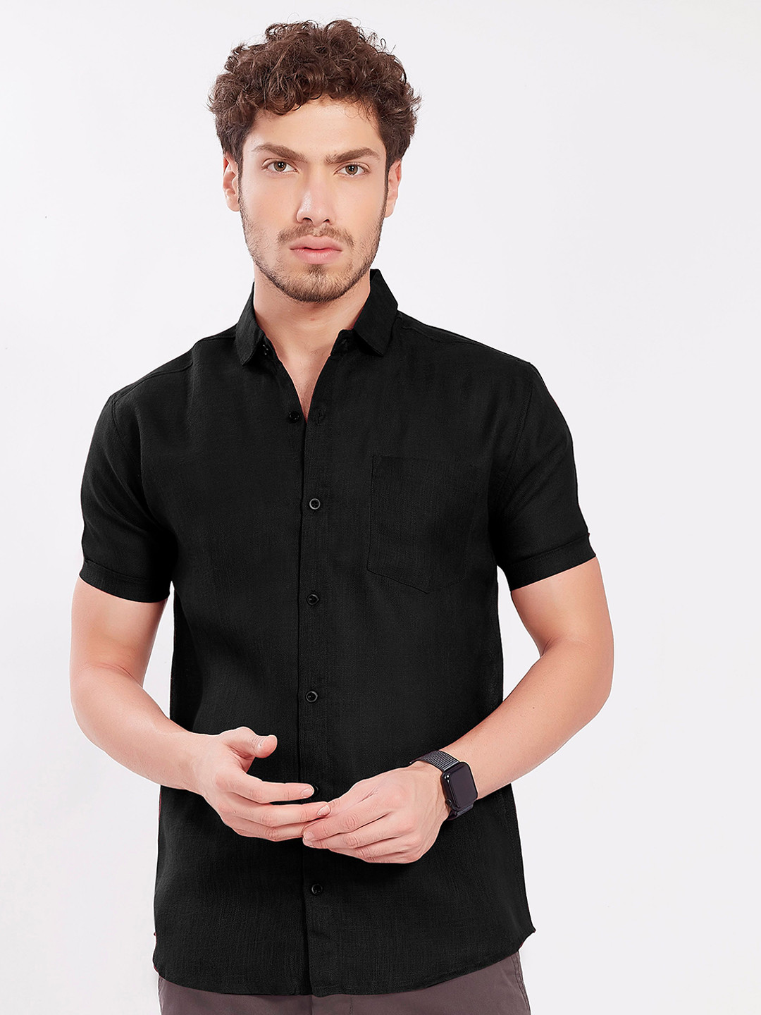 Divisive Men Regular Fit Solid Spread Collar Casual Shirt