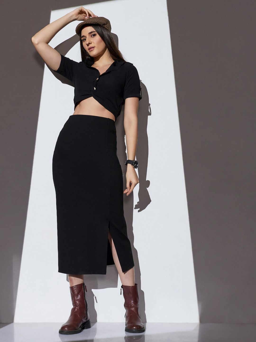 Globus Women Black Mid-Rise Solid Stretchable Front Slit Midi Workwear Pencil Skirt