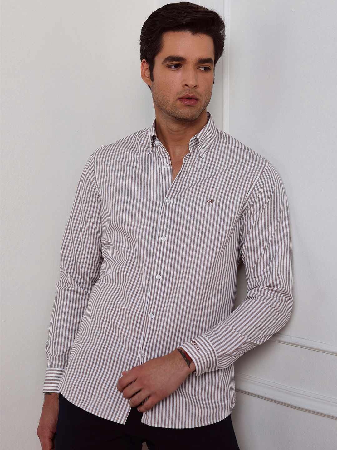 Aldeno Men Classic Fit Vertical Striped Button-Down Collar Pure Cotton Shirt