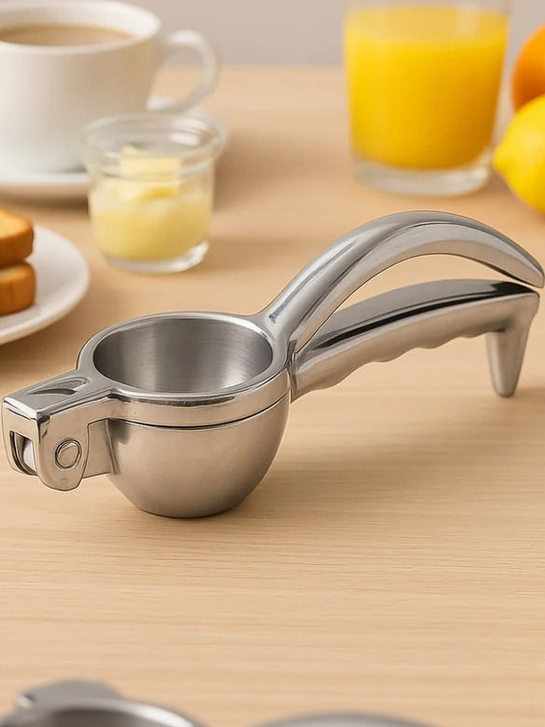 DeoDap Aluminum Lemon Squeezer
