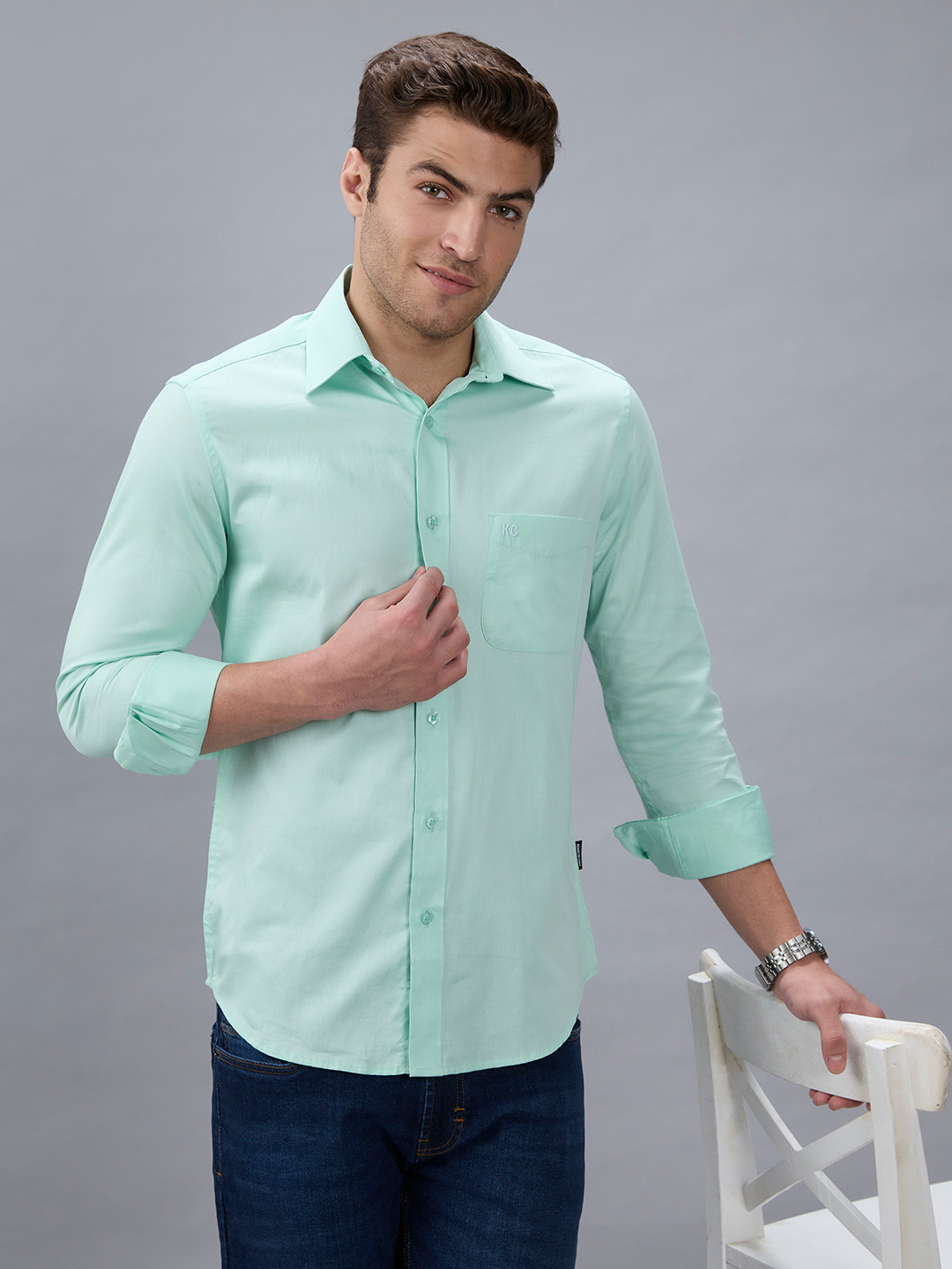 Kenneth Cole Men Slim Fit Solid Spread Collar Pure Cotton Casual Shirt