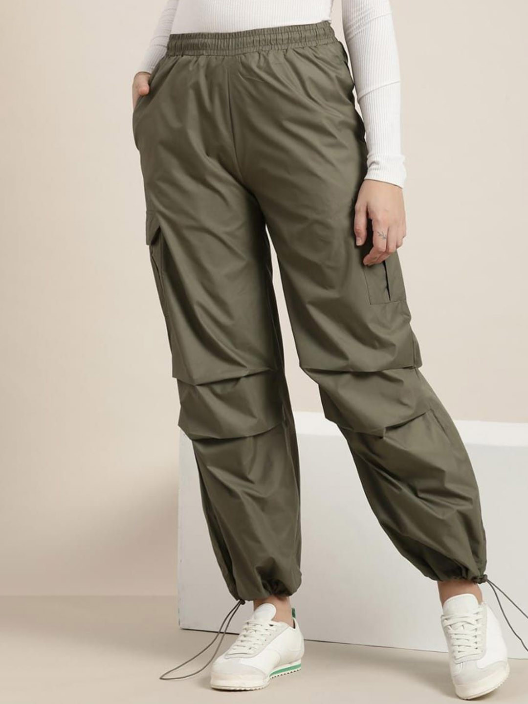 BEONWEAR Women Loose Fit High-Rise Lint Free Cargos