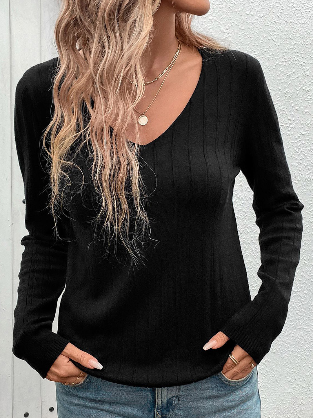 StyleCast Women Black Ribbed V-Neck Knit Top
