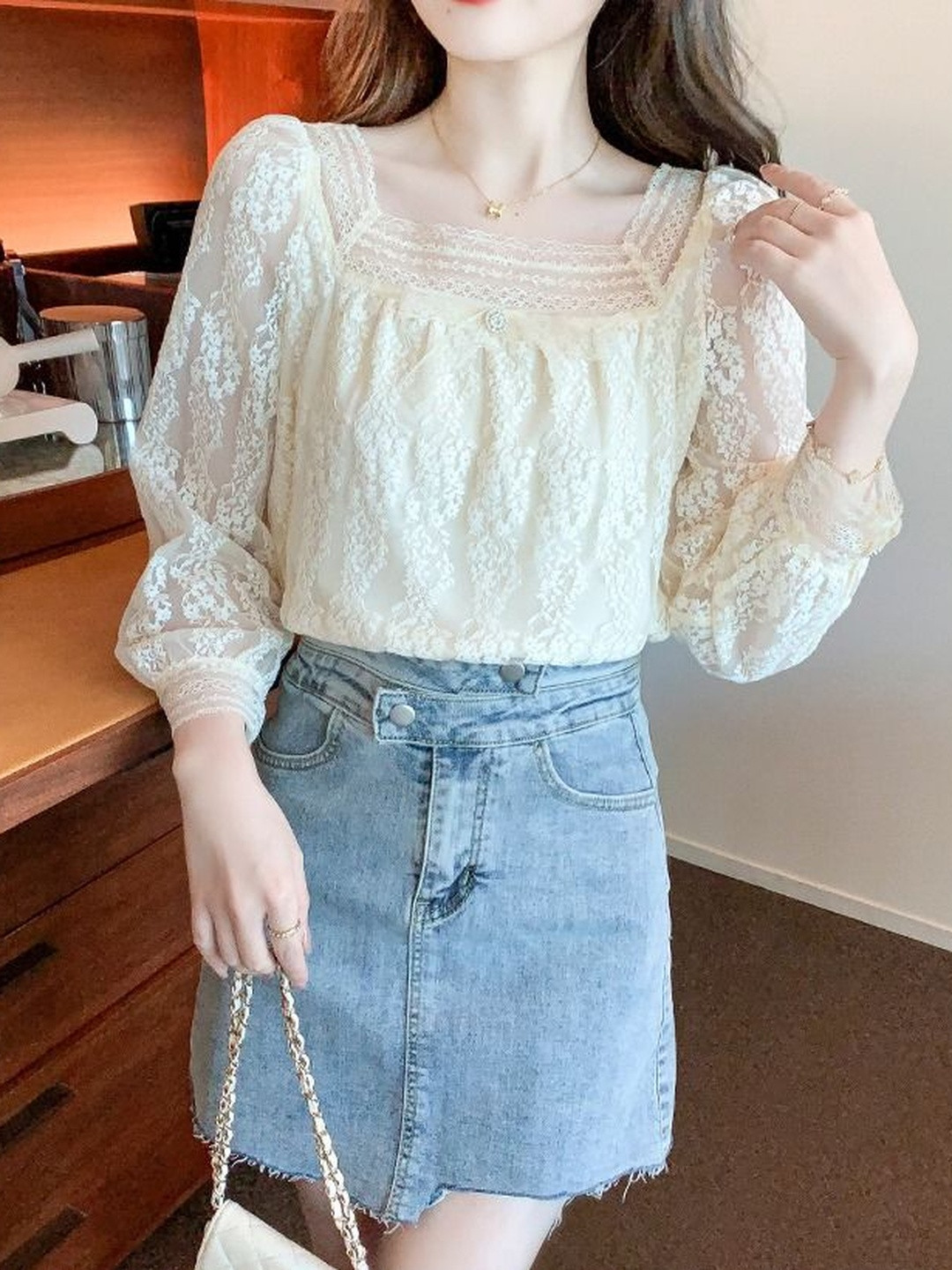 StyleCast Off-White Square Neck Long Sleeve Top