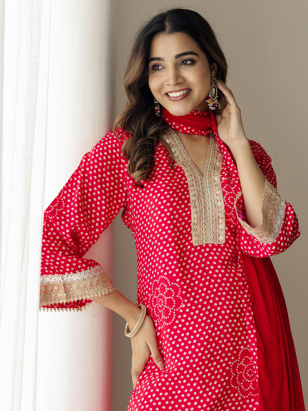 SANISA Women Red Floral Printed Regular Kurta Set With Patiala & Dupatta