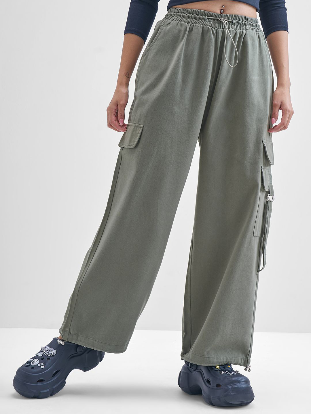 Street By Tokyo Talkies Women Straight Fit Mid-Rise Cotton Cargos Trouser