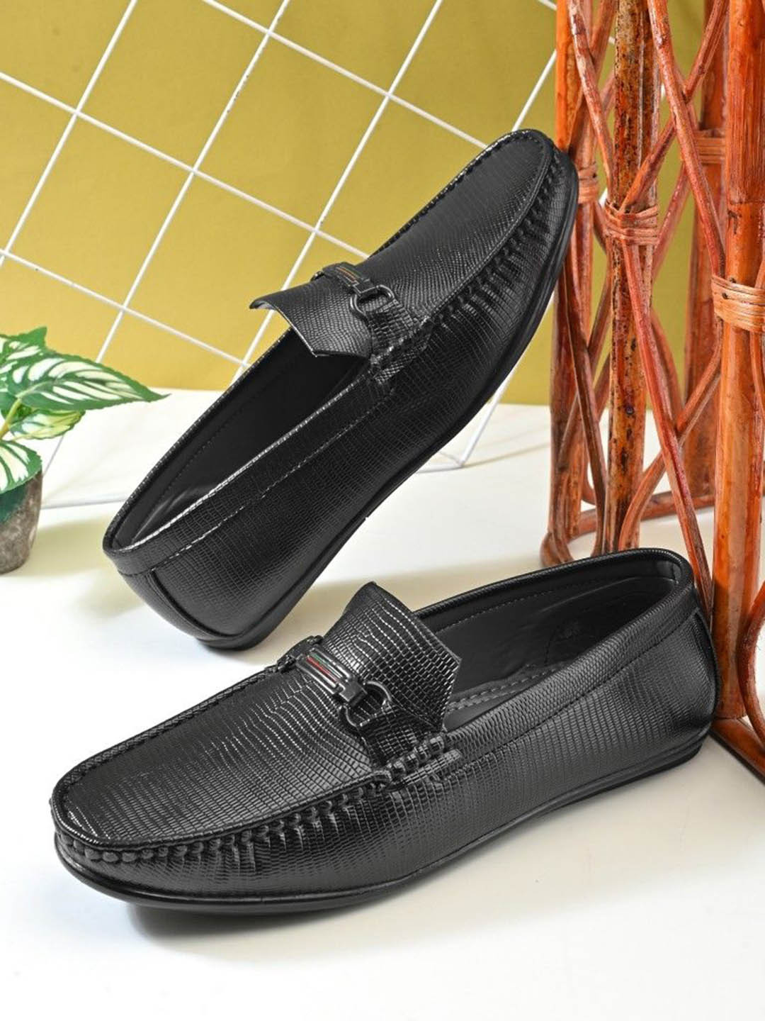 Mast & Harbour Men Textured Casual Embossed Loafers