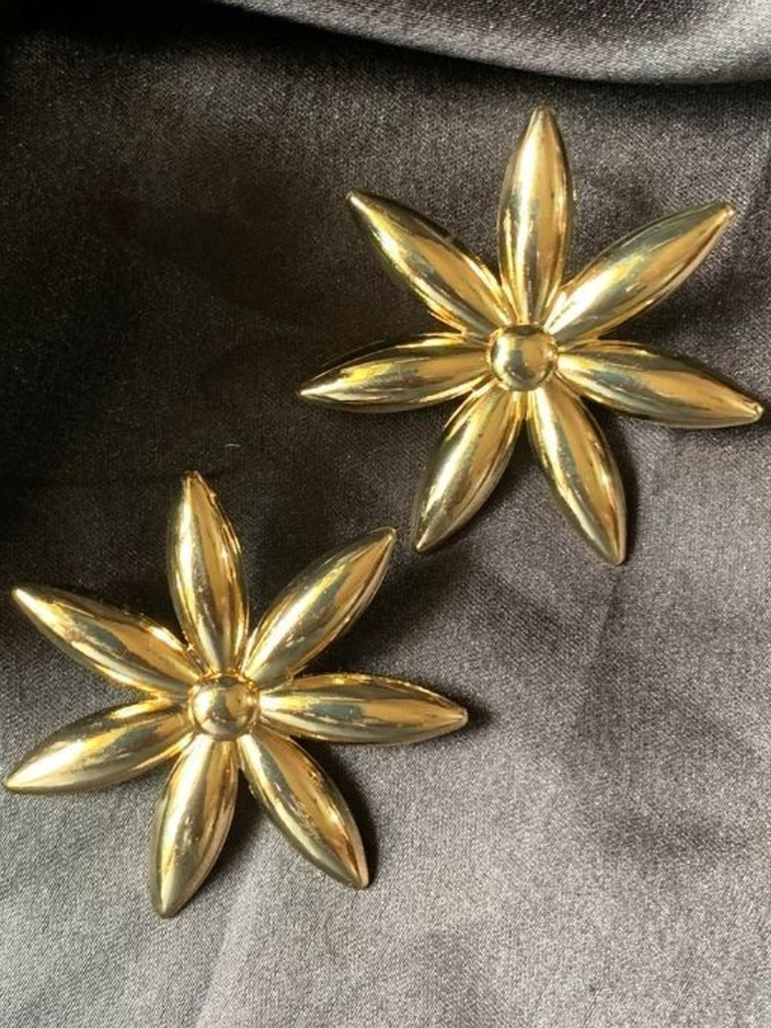 KALAVAATHI Stainless Steel Classic Studs