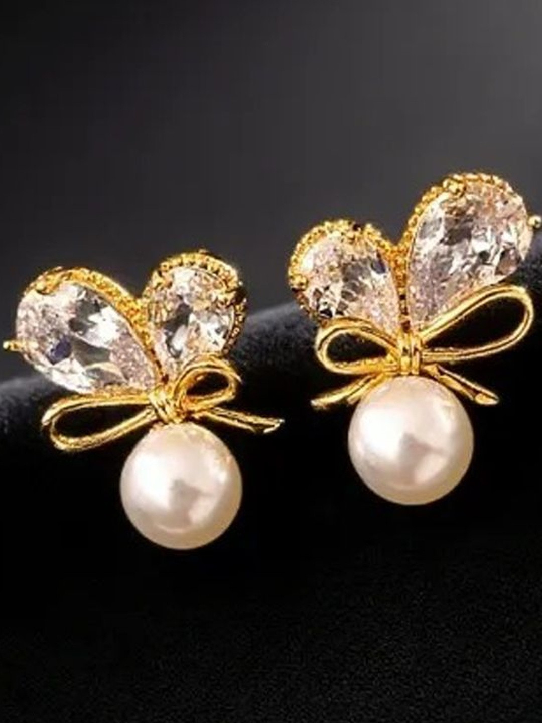 FIMBUL Gold-Plated Crystals Studded And Pearls Beaded Heart Shaped Drop Earrings