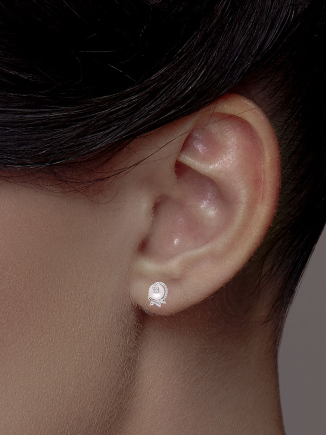 C KRISHNIAH CHETTY JEWELLERS PVT LTD Women 18Kt White Gold Pearl Diamond Earrings