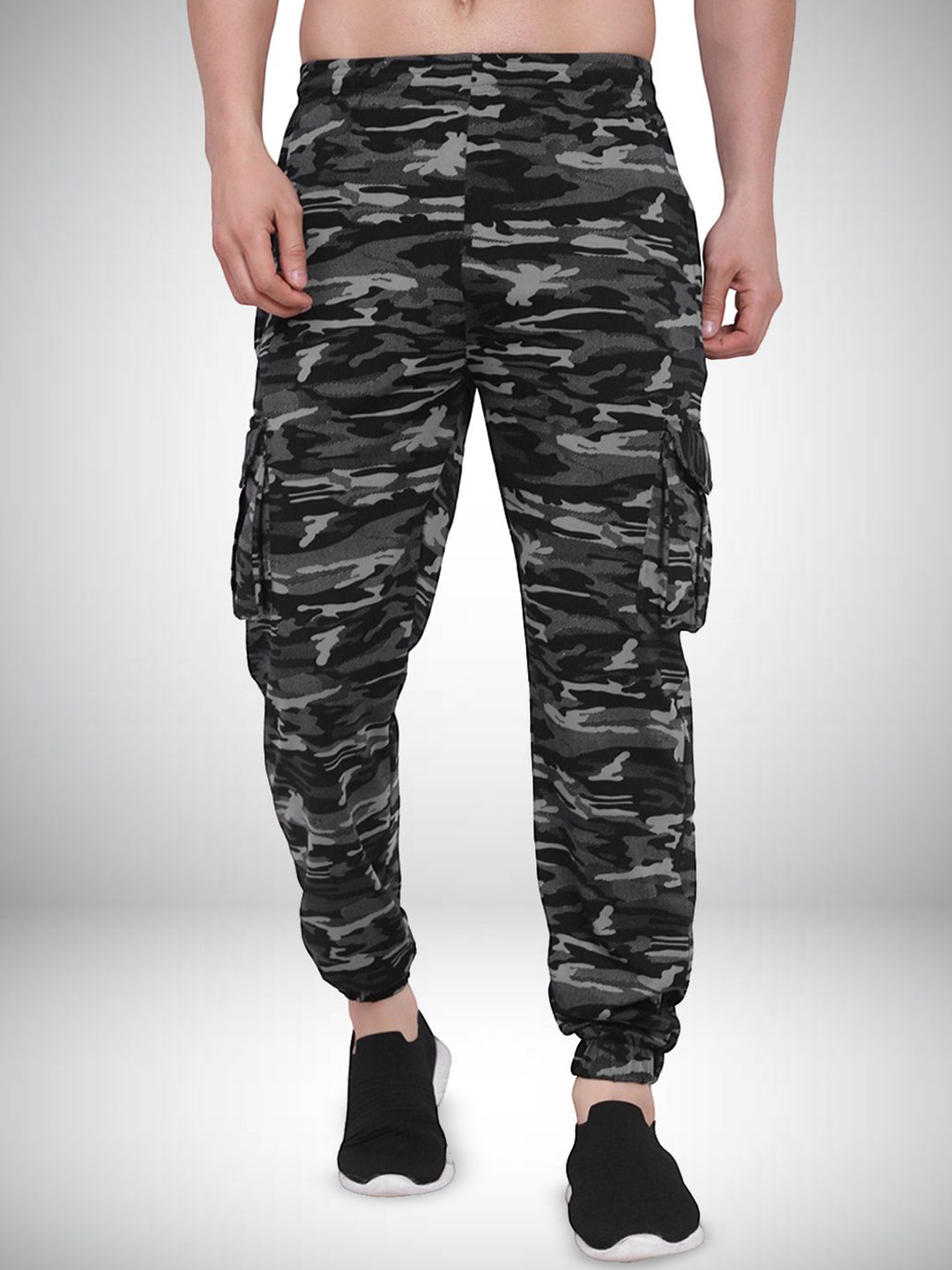Boldwink Men Camouflage Printed Regular Fit Mid-Rise Cargo Trousers