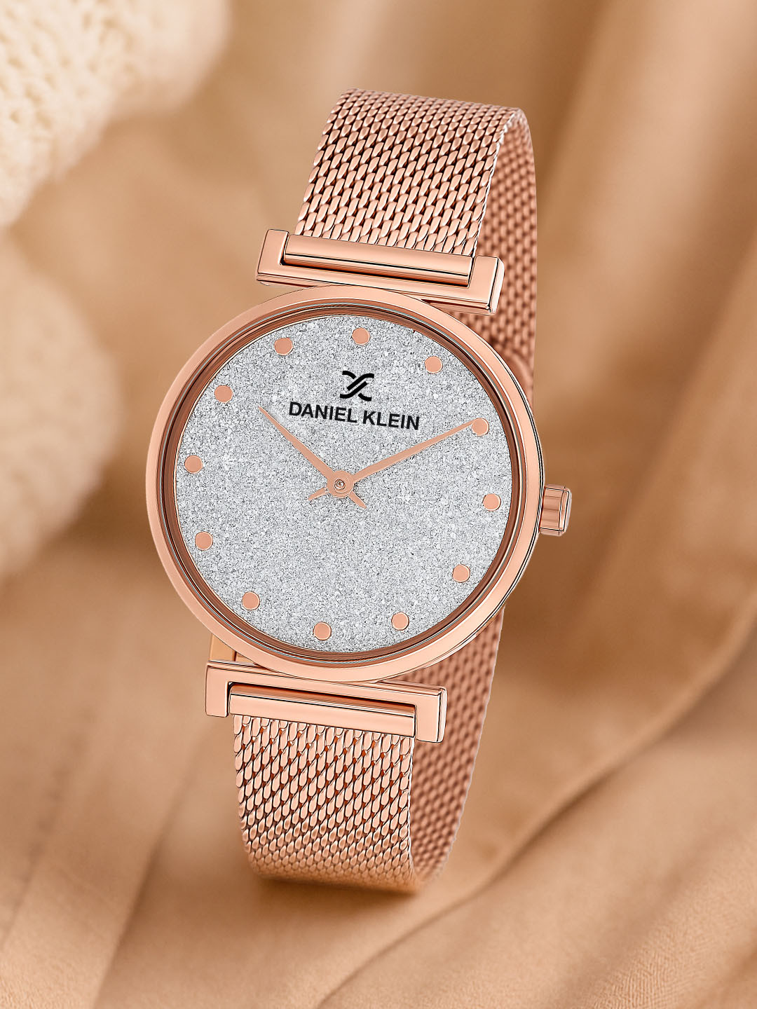 Daniel Klein Women Silver-Toned Analogue Watch 12070-3