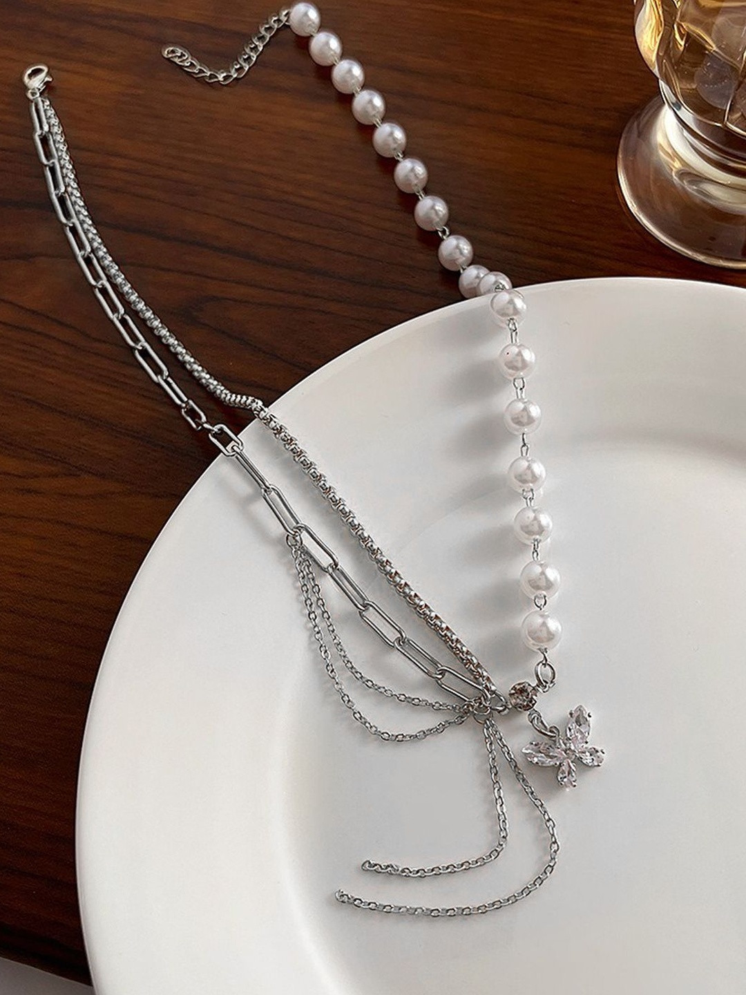 FIMBUL Silver-Plated Artificial Stones Beaded Pearls & Butterfly Layered Minimal Necklace