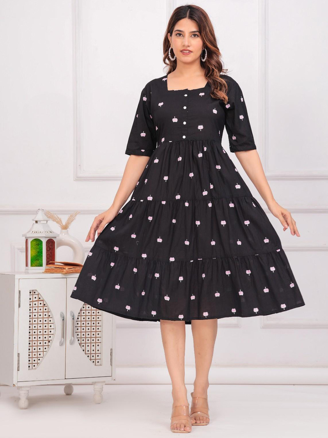 HARIYALI Women Floral Printed Daily A-Line Kurtas