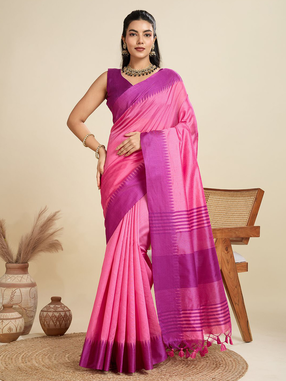 LeeliPeeri Designer Woven Design Saree With Contrast Blouse Piece