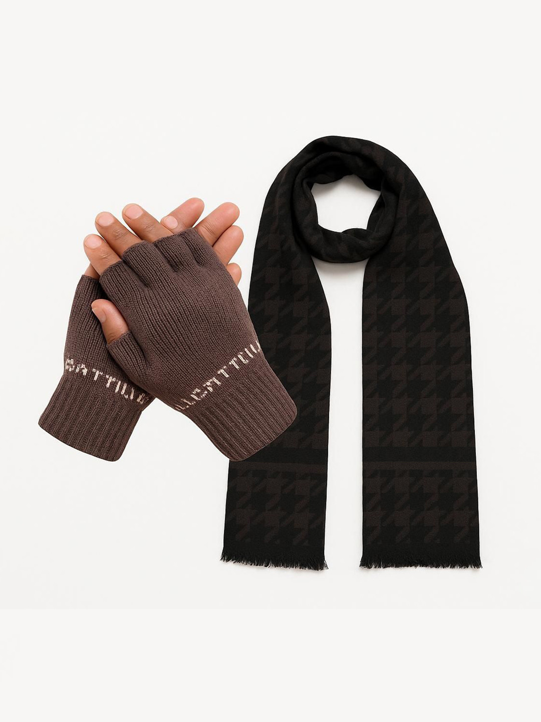 LOOM LEGACY Men Patterned Winter Gloves With Muffler