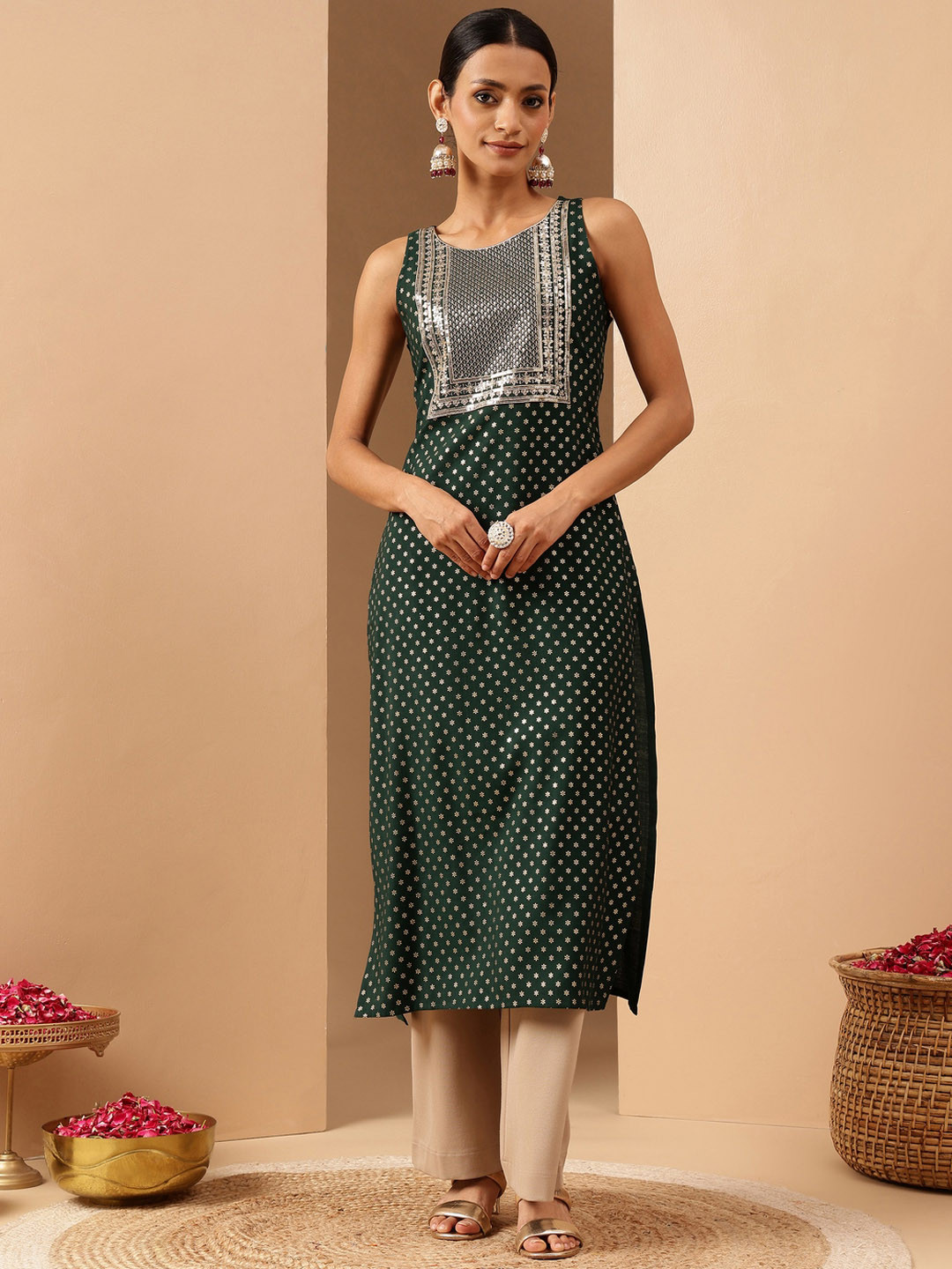 Janasya Women Green Floral Printed Foil Print Festive Silk Straight Kurta