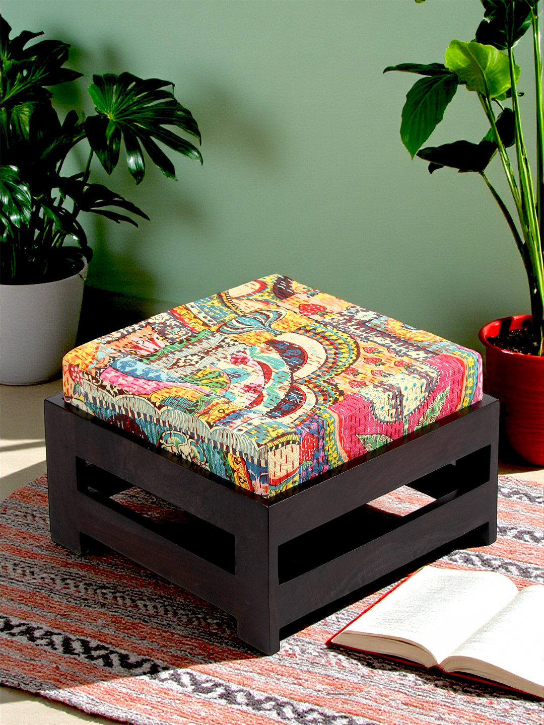 Ikiriya Rosewood Stool In Dark Mahagony Finish With Israel Print Patchwork Kantha Cushion