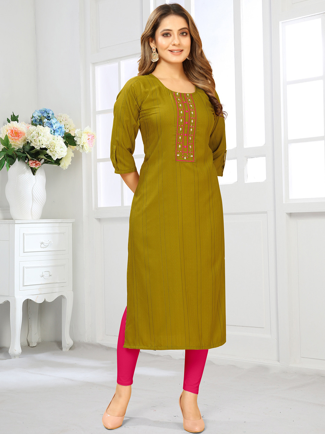 Women Basket Women Ethnic Motifs Embroidered Patchwork Round Neck Kurta