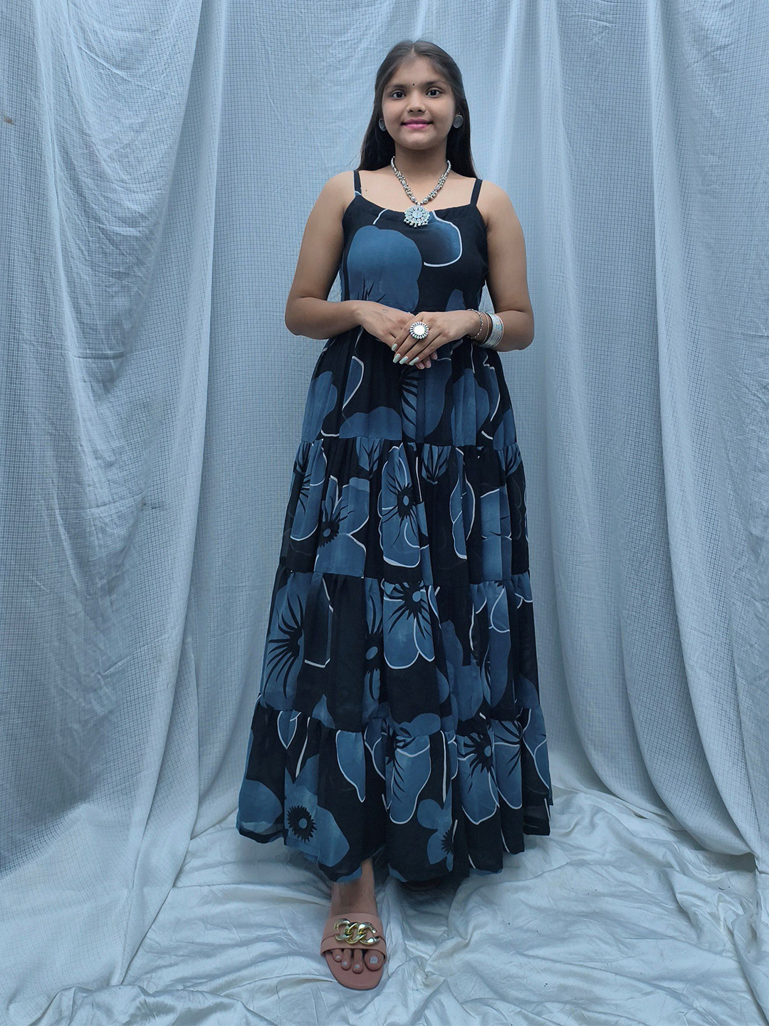 LIPS CROWN Women Floral Print Gathered or Pleated Shoulder Straps Maxi Dress