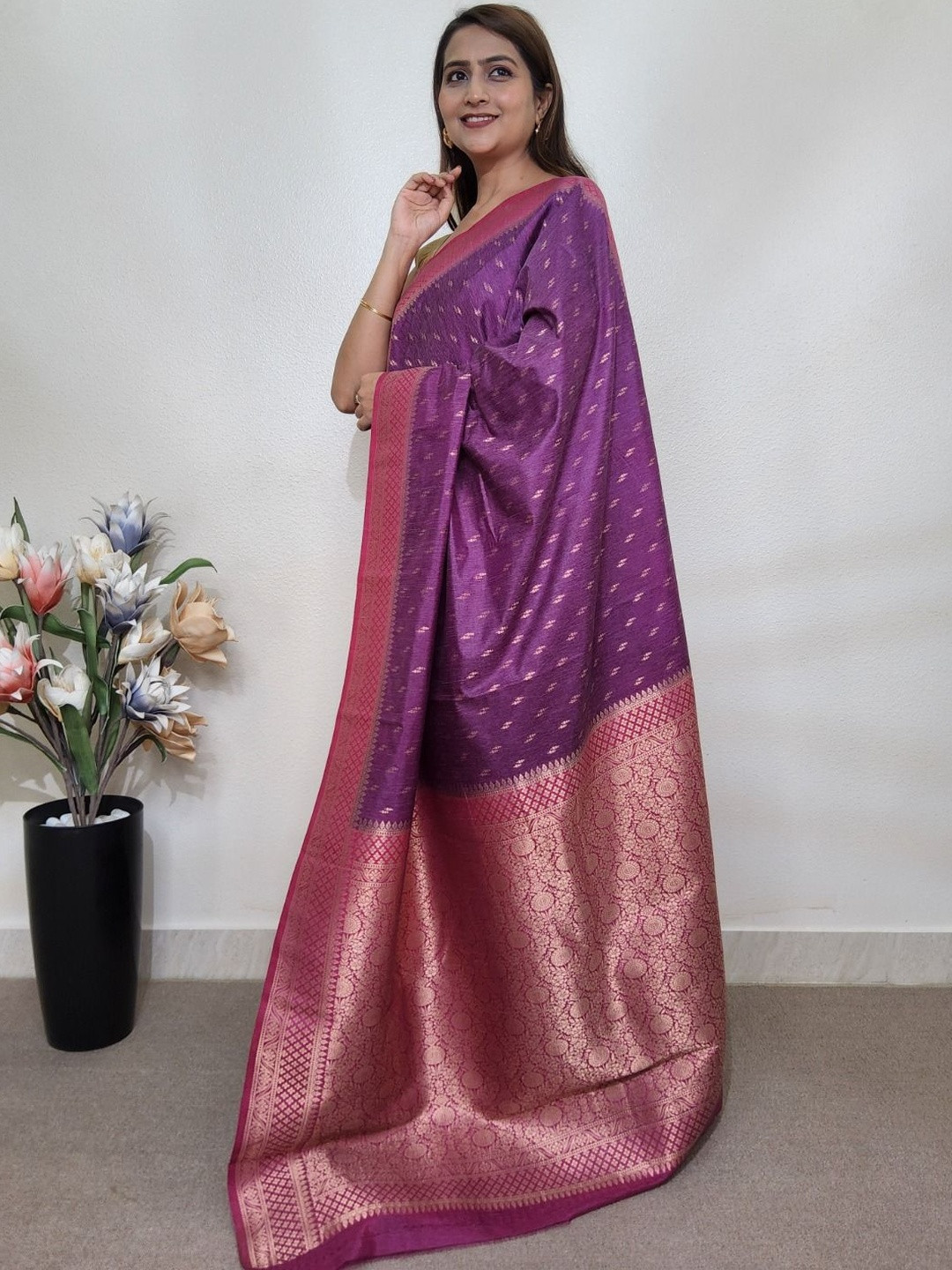 MADHUR MILAN Woven Design Zari Banarasi Saree