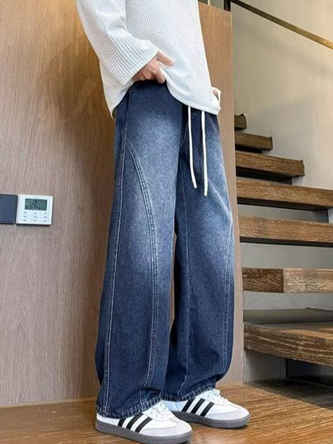 StyleCast x Revolte Men Panelling Relaxed Fit Low-Rise Light Fade Jeans