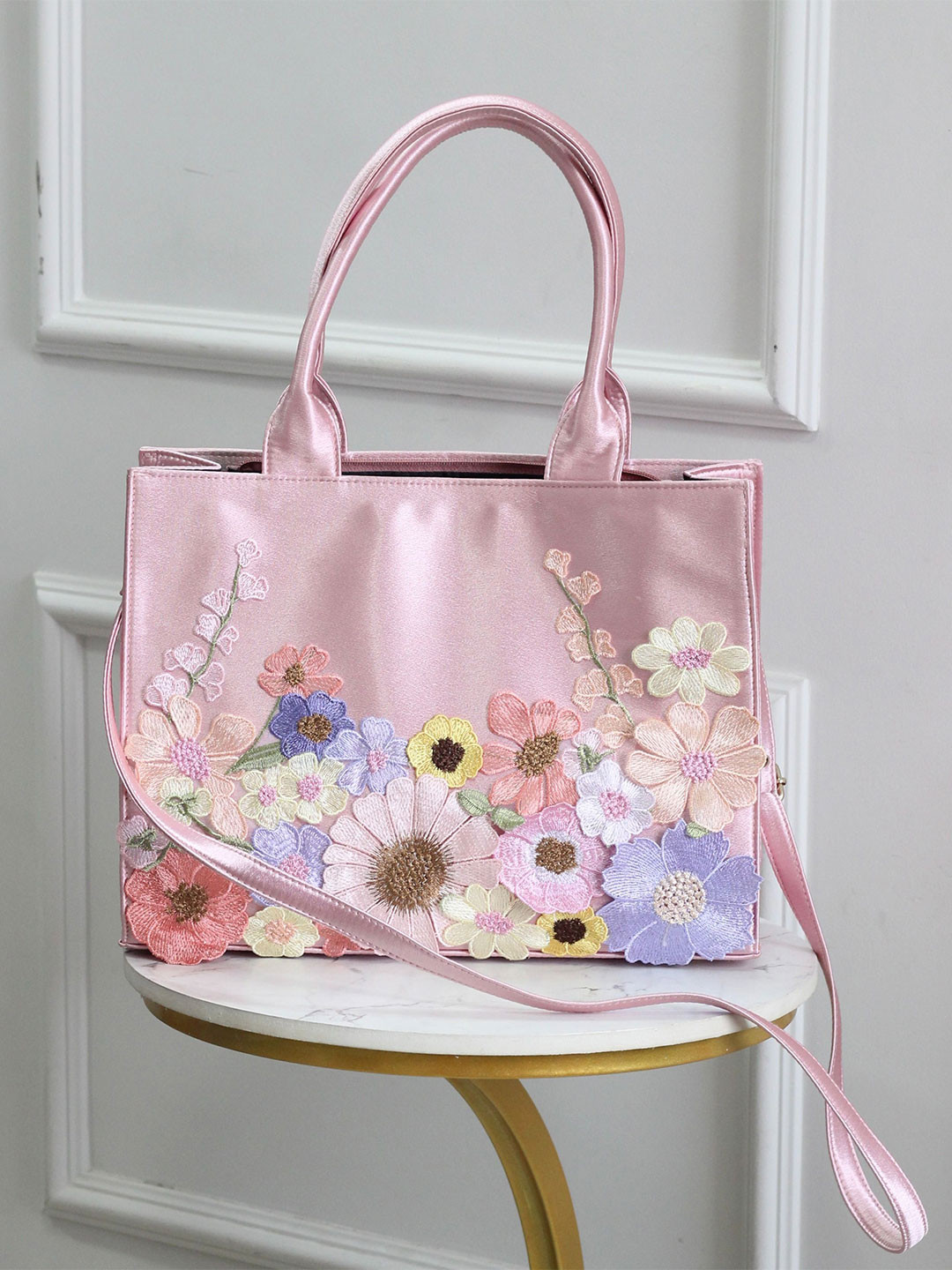 BOXWISH BY BHUMIKA Women Floral Printed Shopper Tasselled Tote Bag