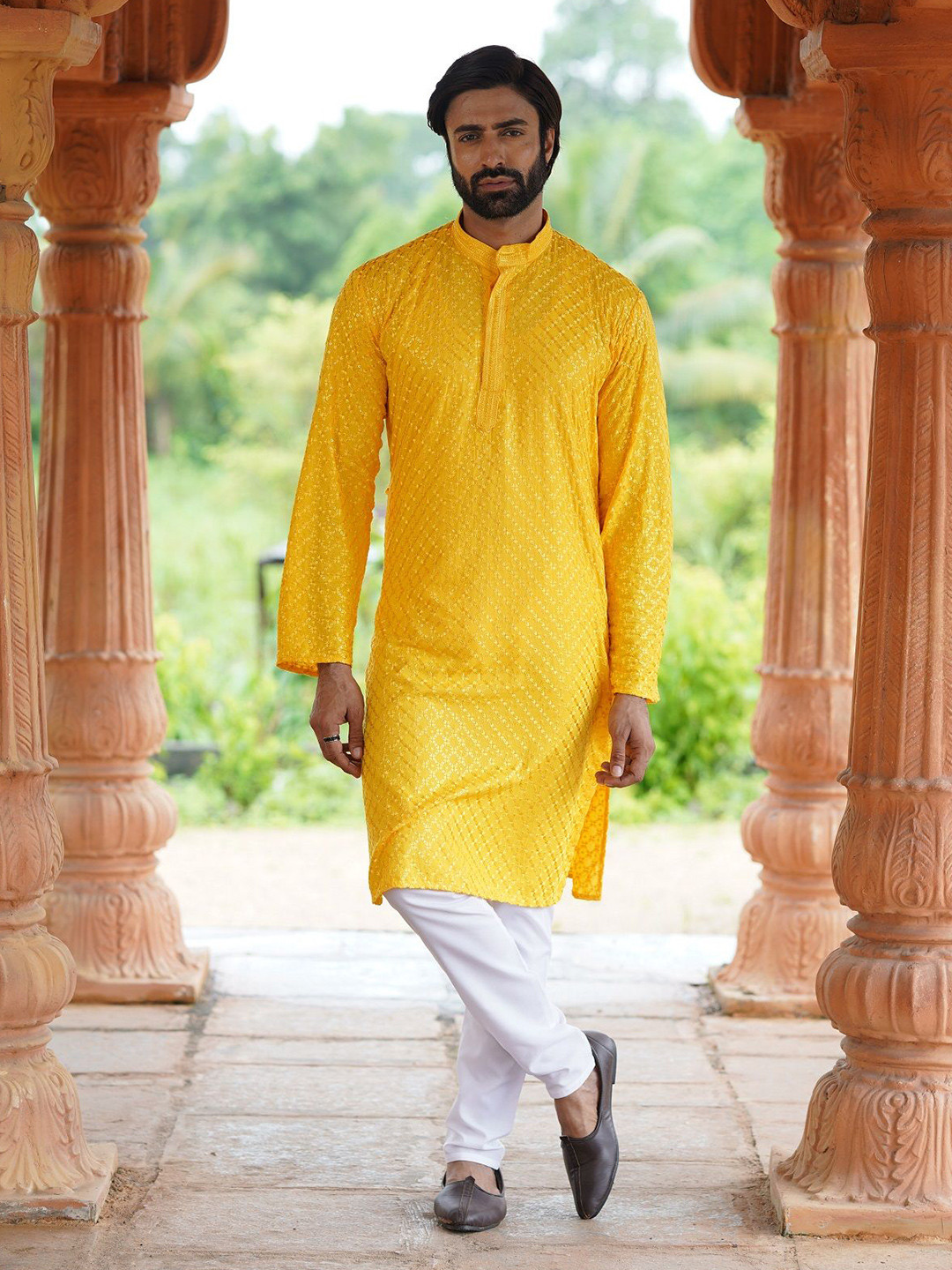INDIROOP Men Geometric Embroidered Festive Straight Kurta