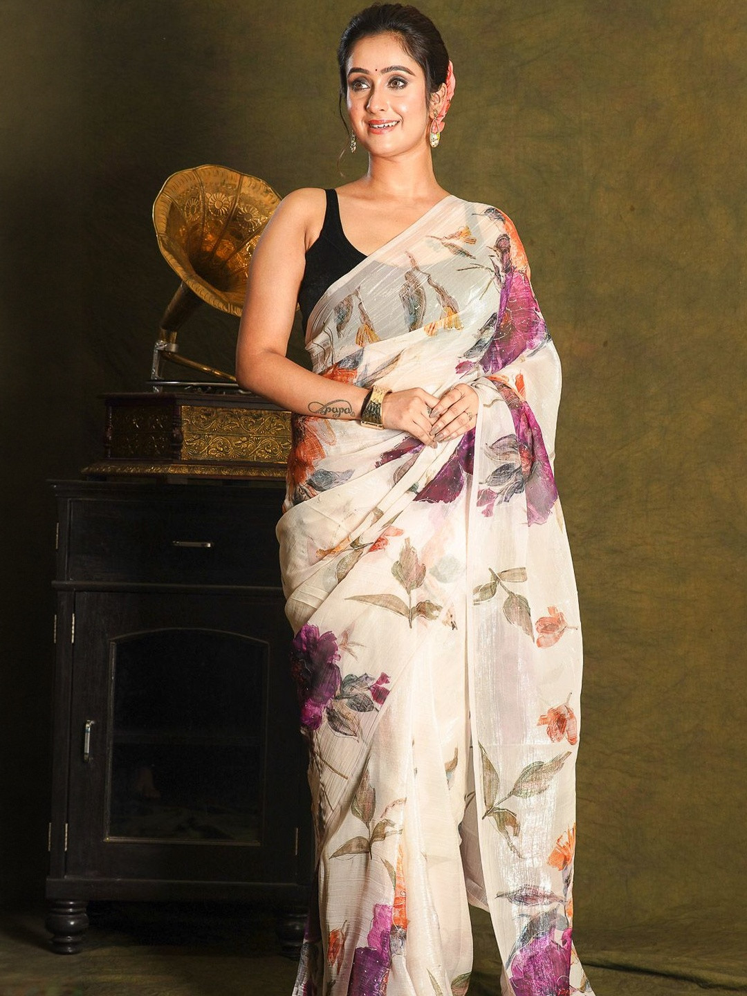 Aparna Shvetapushpa Floral Printed Crush Nazakat Silk Saree