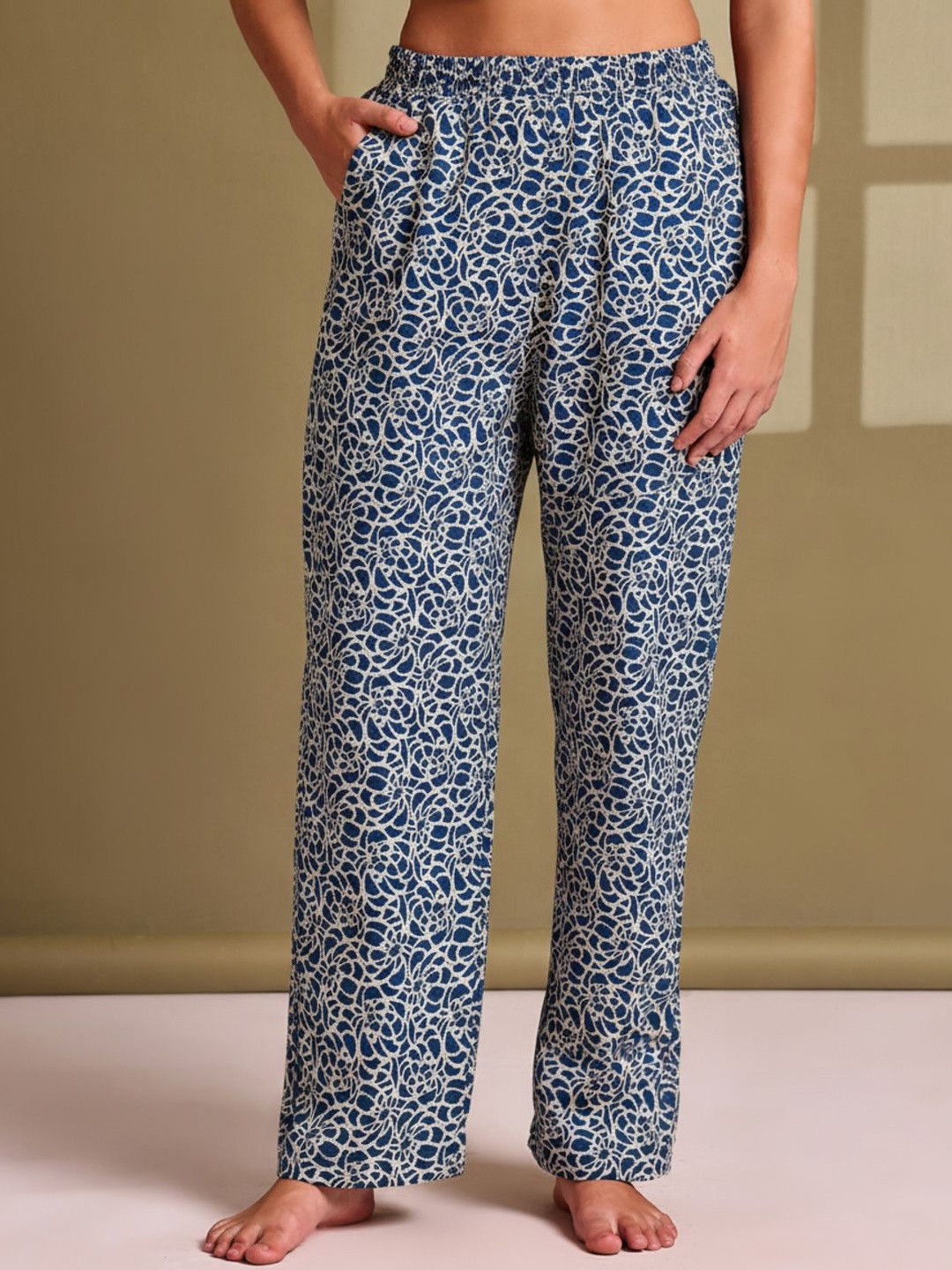 GRAGE Women Blue Circle Printed Cotton Lounge Pants
