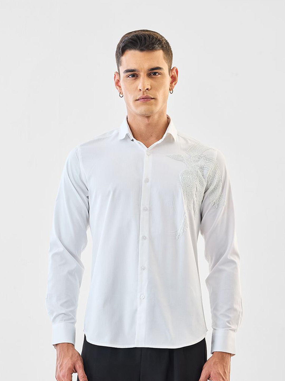 Snitch Men Solid Spread Collar Pure Cotton Casual Shirt