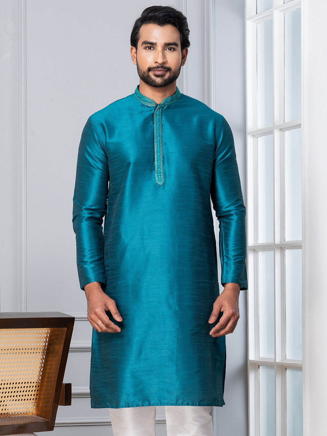 DEVOILER Men Solid Woven Design Thread Work Straight Kurta