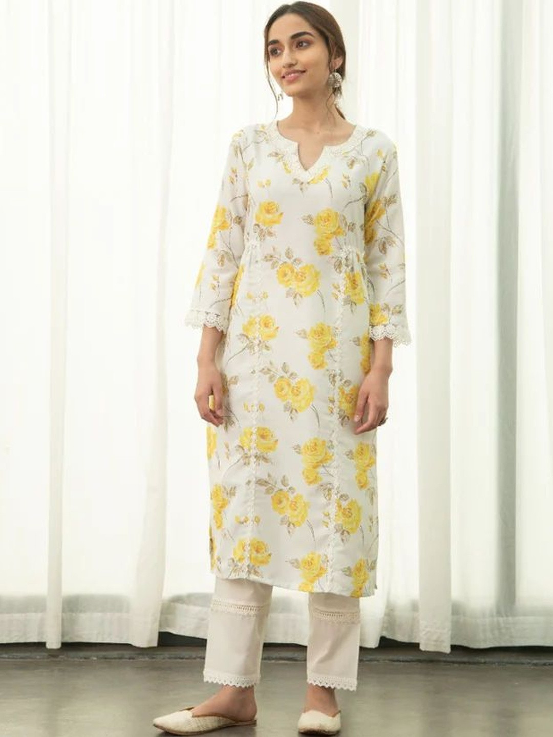 ROZE Floral Printed Sweetheart Neck Cotton Straight Kurtas