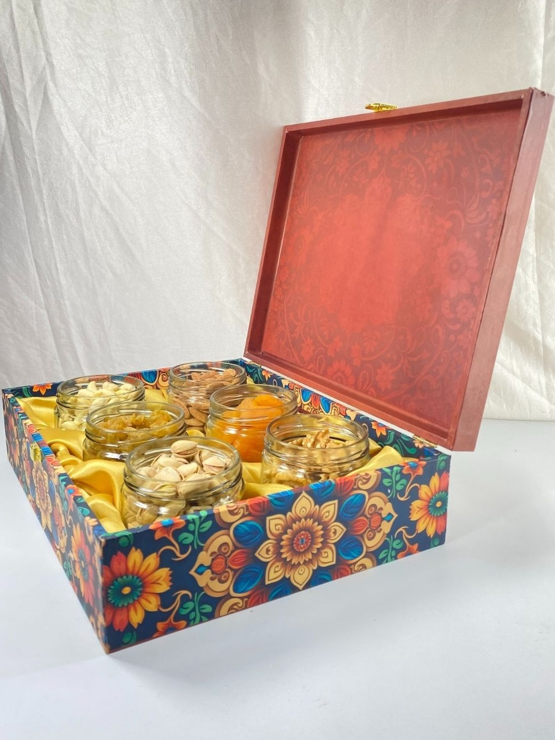 MERA HAAT 6 Jars Dry Fruits & Nuts Diwali Gift Hamper