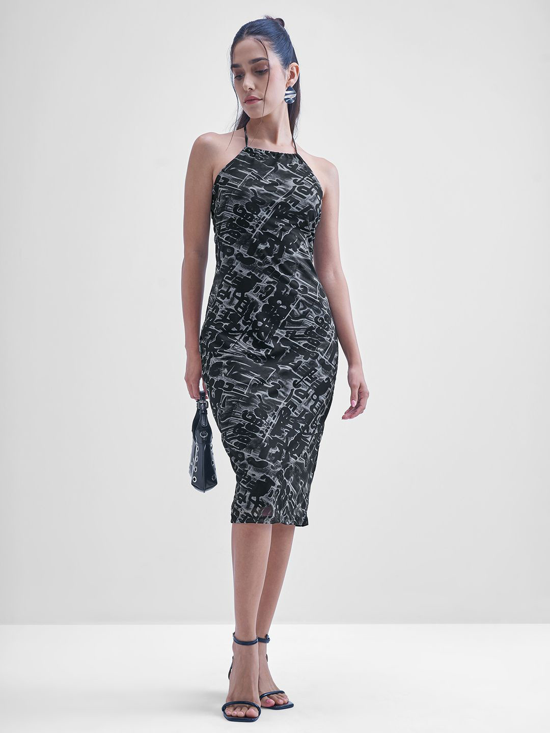 ESPYR By Tokyo Talkies Printed Sleeveless Halter Neck Bodycon Midi Dress