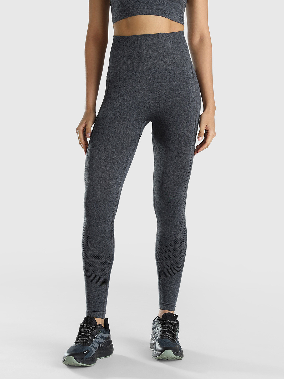 Musclemind Women Seamless Ankle Length Gym Tights