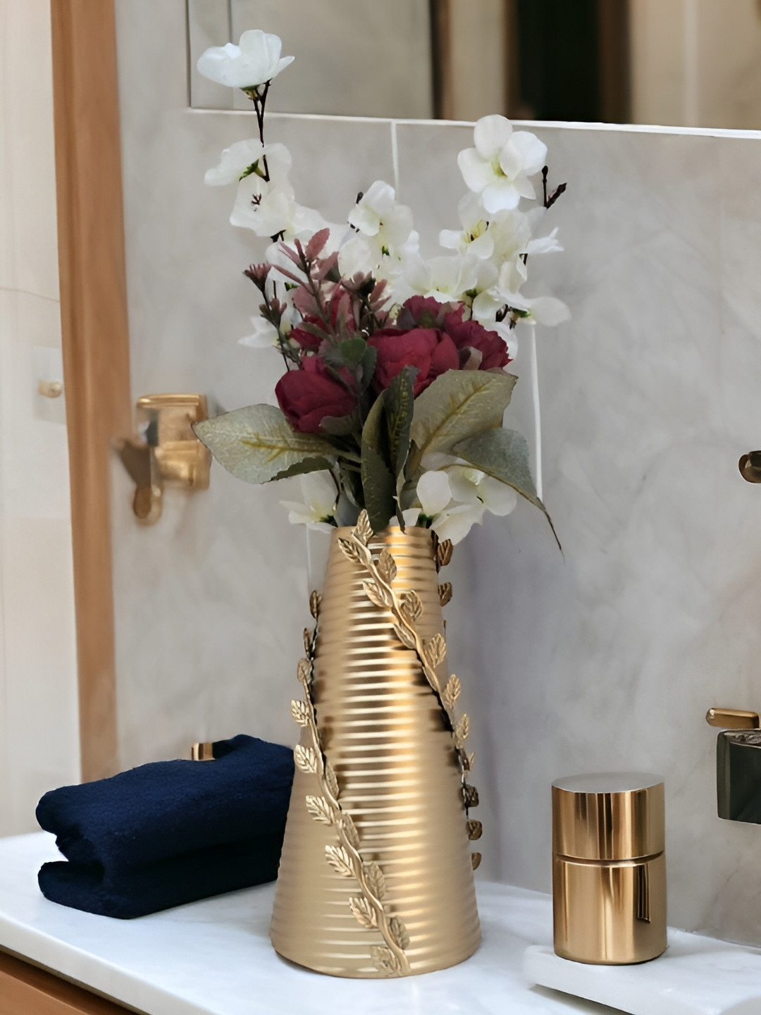 Rogga Brust Yellow Leaf Flower Vase